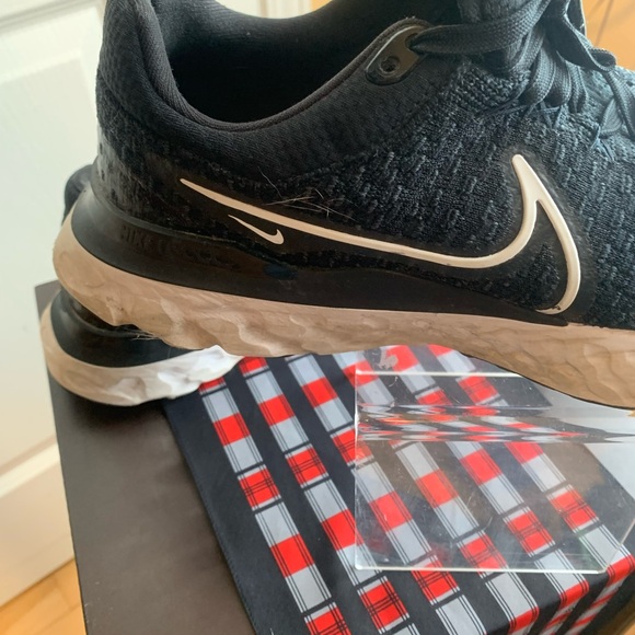 Nike React Flyknit Black infinity size 8,5 - Picture 5 of 11